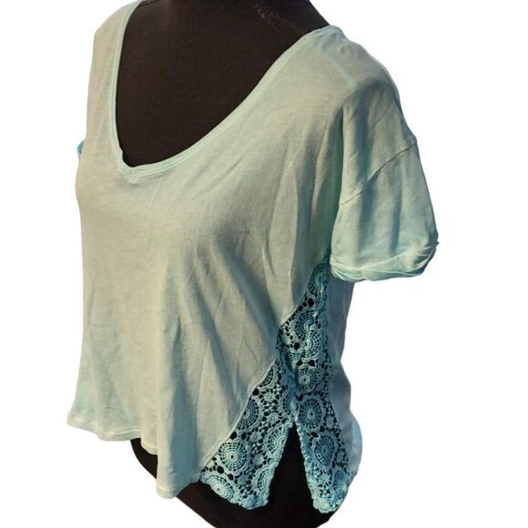 Aeropostale Aqua Short Sleeve Tee with Crochet Sides Small - Picture 2 of 4
